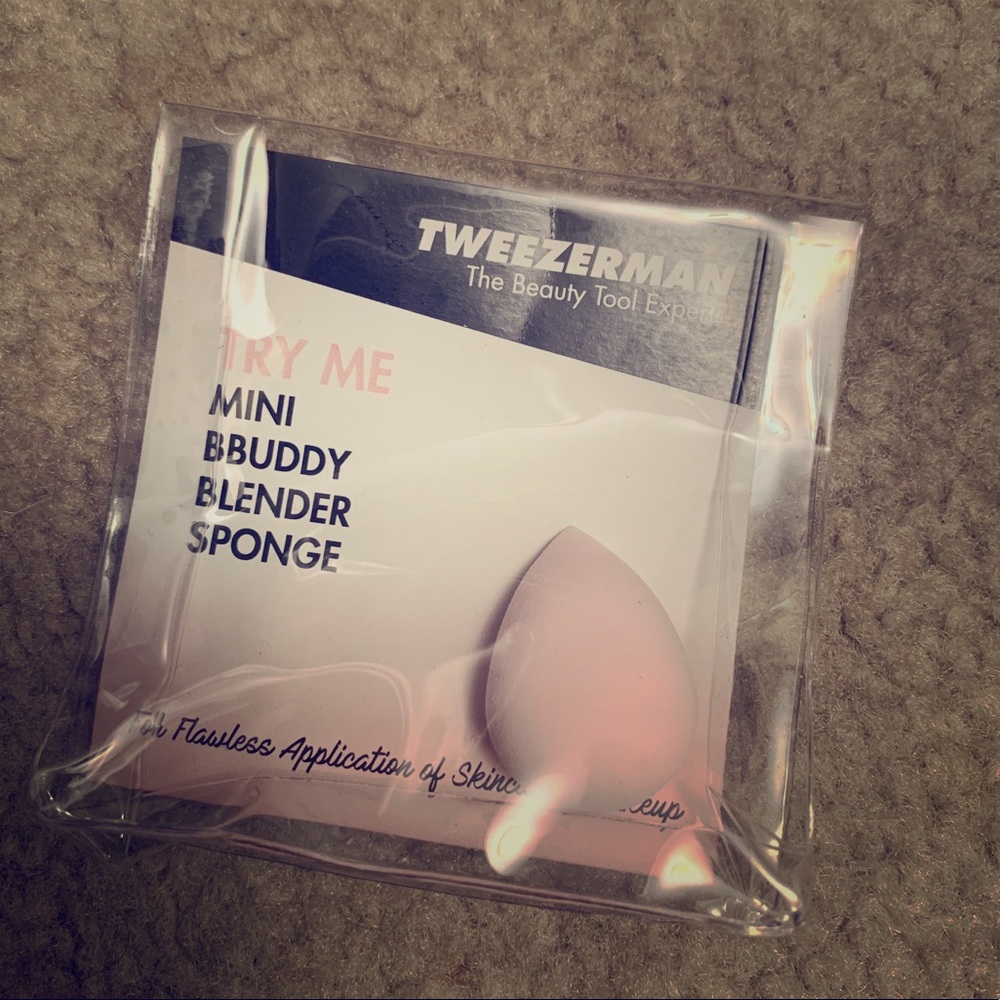 tweezerman mini blender sponge